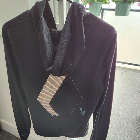 Volcom zip up hoodie - Picture 2 of 3